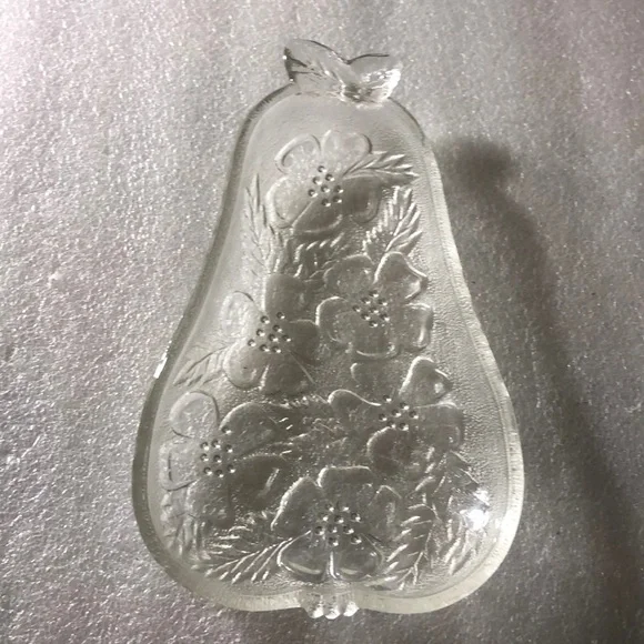 Crystal pear shaped candy / jewelry dish - Picture 1 of 6